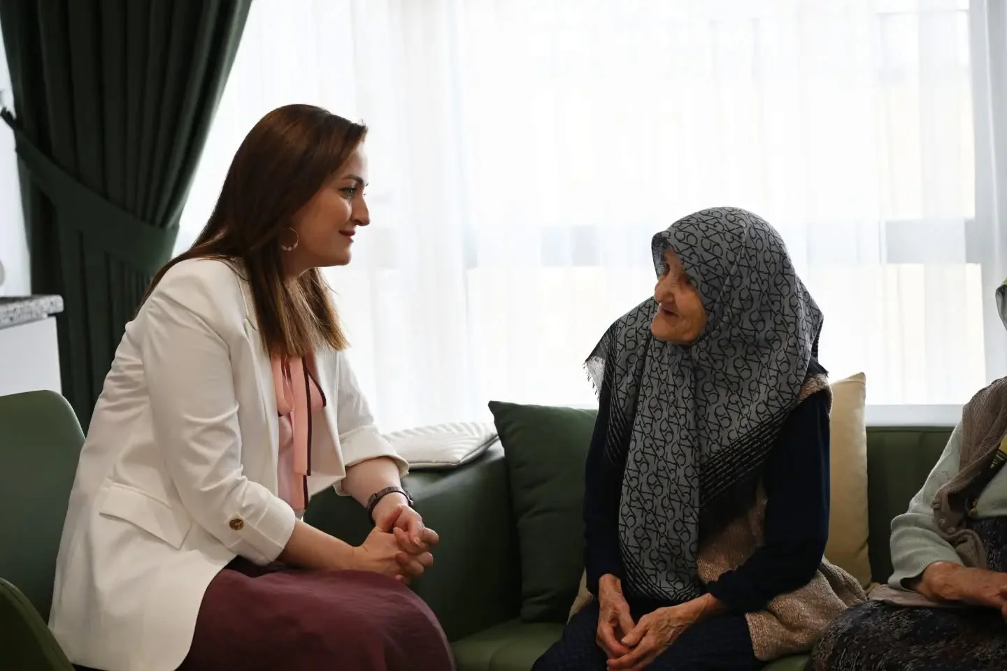 Vali Sarıibrahim ve Eşi, Huzurevinde Yaşlılarla Bir Araya Geldi - 2