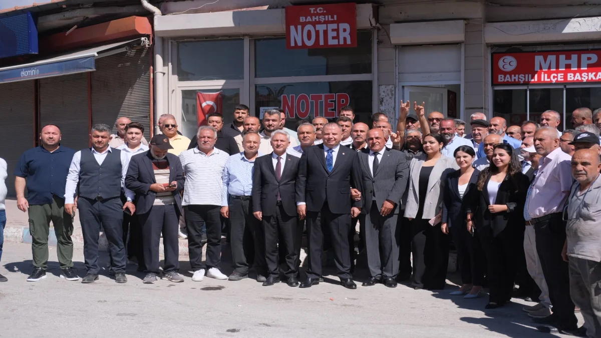 Bahşılı’da Halil Öztürk Coşkusu: Yüzlerce Vatandaş Sevgiyle Karşıladı