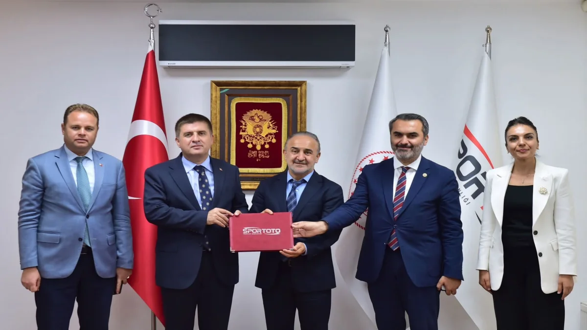 Kırıkkale’ye Yarı Olimpik Yüzme Havuzu Geliyor