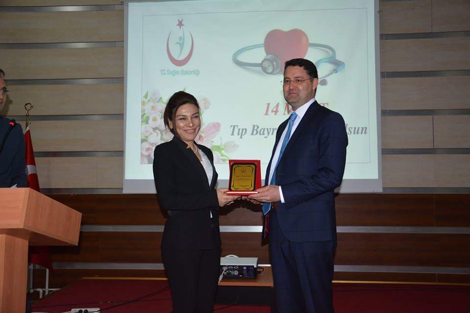 YILIN DOKTORLARINA ÖDÜL VERİLDİ