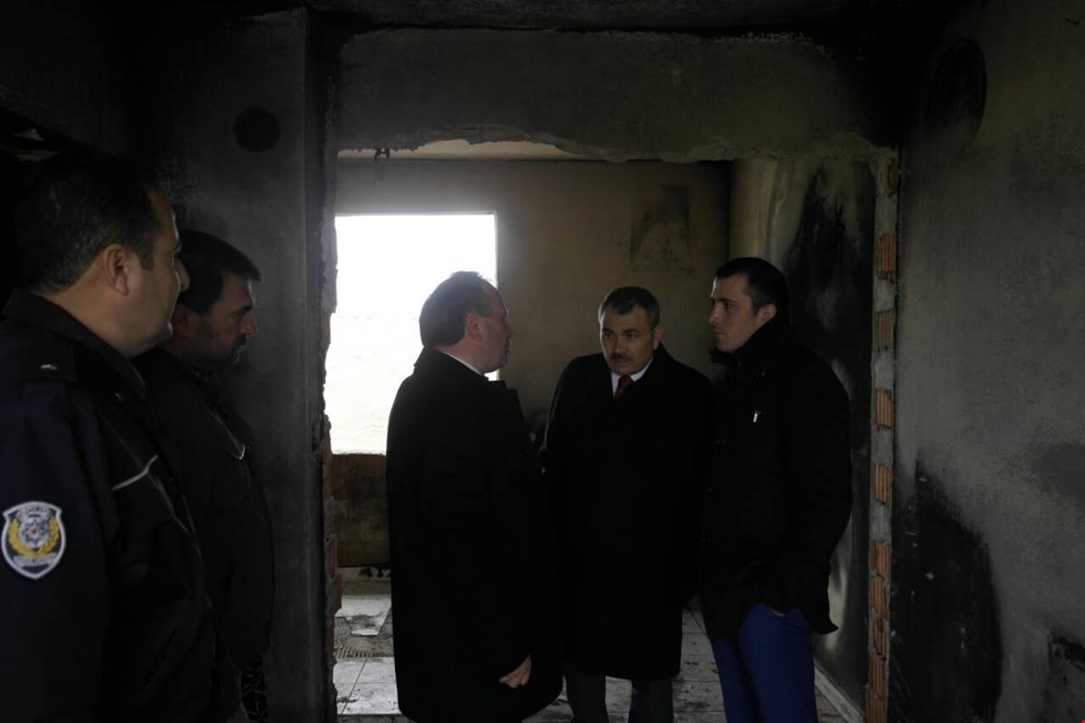 ALTUNTAŞ EVİ YANAN VATANDAŞA SAHİP ÇIKTI