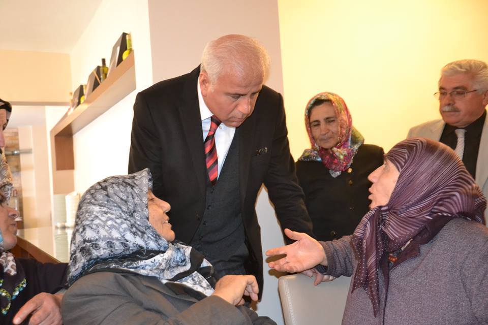 YAŞLI İNSANLARIMIZ MİLLETİMİZİN BELLEĞİDİR