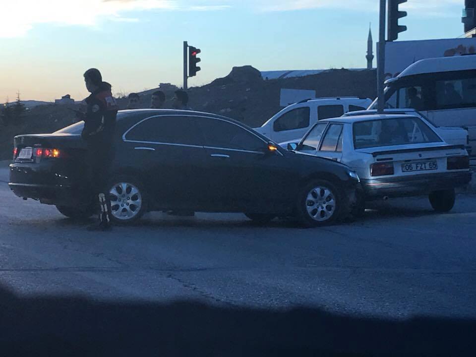 Yeni Sanayi Işıklarla Kaza