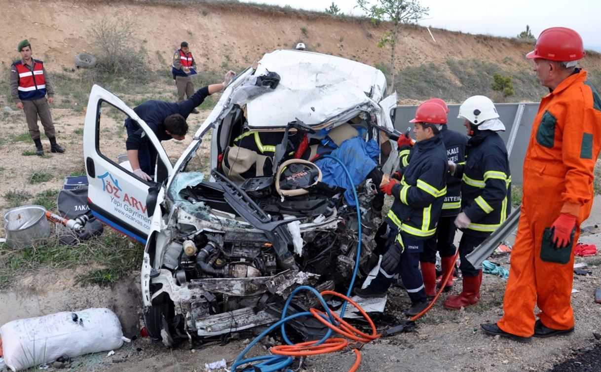 Kırıkkale’de Ticari Araçla Kamyon Çarpıştı 1 Ölü