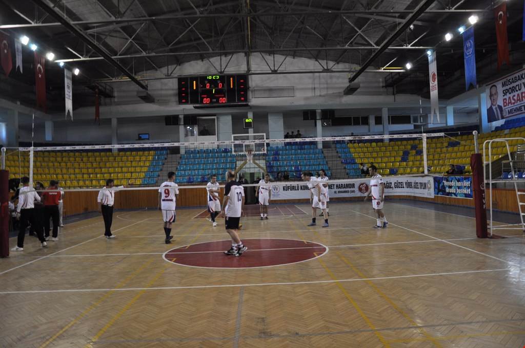 Kurumlar Arası Voleybol Turnuvası Başladı