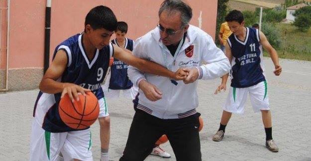 Silahlar Sussun, Basketbol Konuşsun