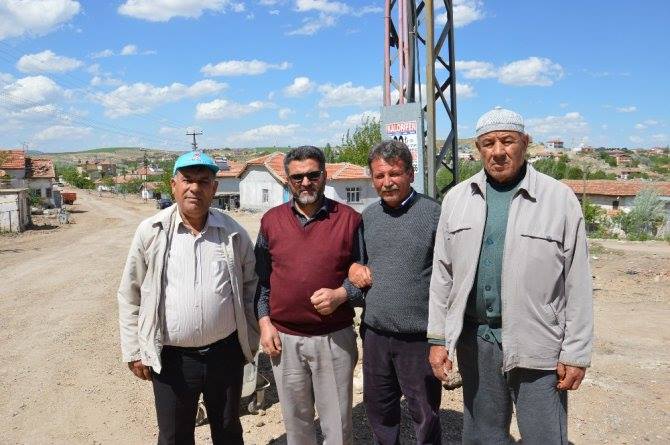 Direkler Yolun Ortasında Kaldı