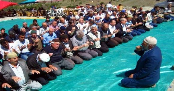 AHILI’DA YAĞMUR DUASI YAPILDI