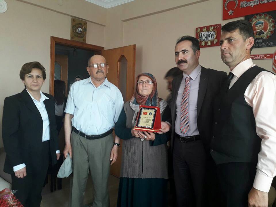 TÜRK EĞİTİM-SEN’DEN ŞEHİT ANNESİNE ZİYARET