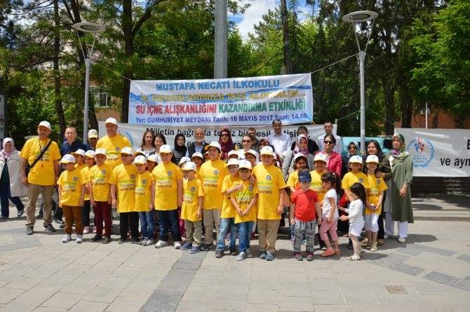 KÜÇÜKLERDEN SU ALIŞKANLIĞI (SAĞLIK) MESAJI