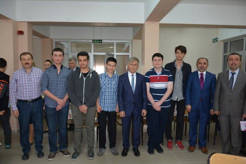Çetin YGS’de Derece Yapan Öğrencileri Ödüllendirdi