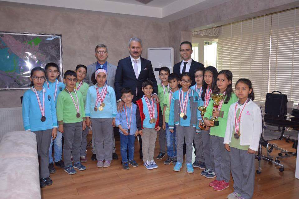Başkan Sungur, Minik Şampiyonları Ağırladı
