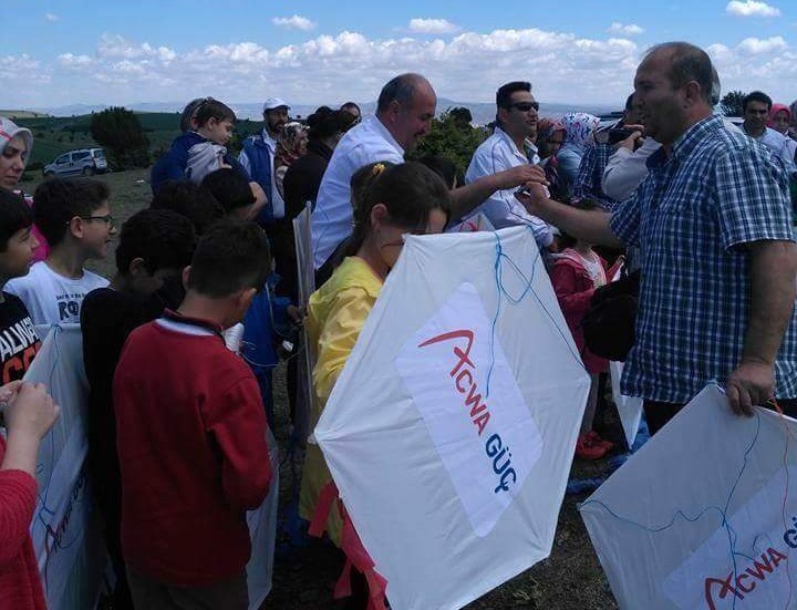 Uçurtma Uçurdu