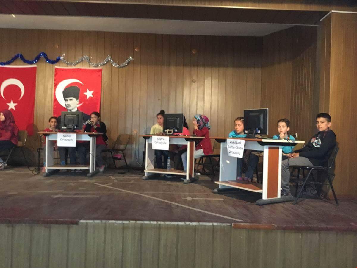 Bilgi Yarışmasını Cumhuriyet Ortaokulu Kazandı