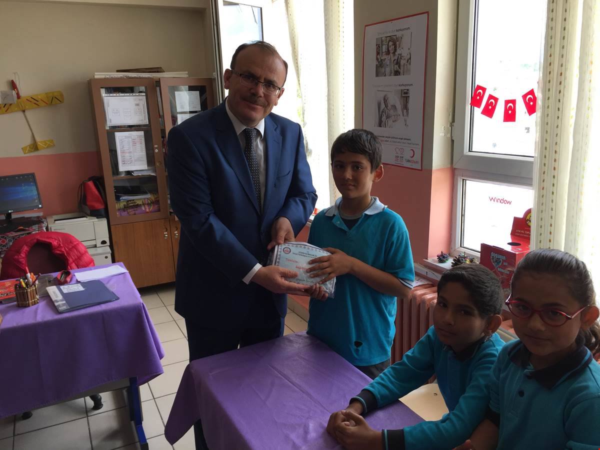 Keskinde Öğrencilere Kişisel Temizlik Seti Dağıtıldı