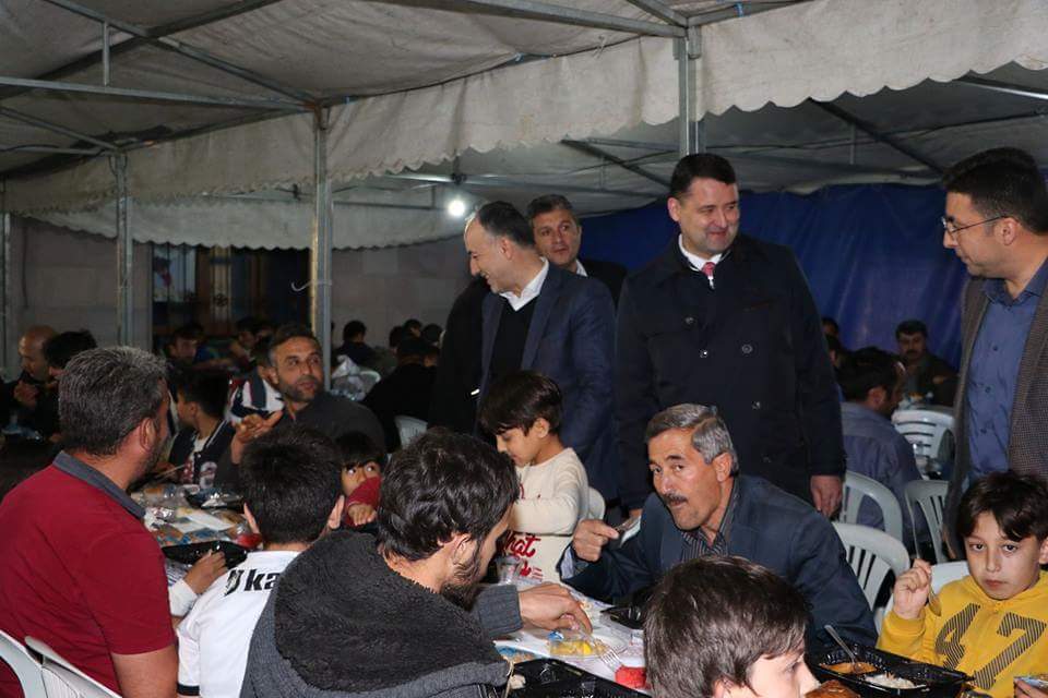 İftarı Çadırda Yaptılar