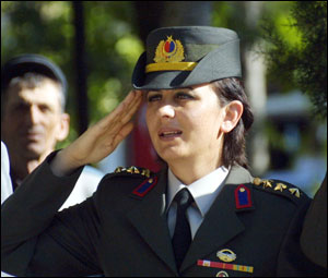 İLK KADIN İLÇE JANDARMA KOMUTANI ŞEHİT OLDU