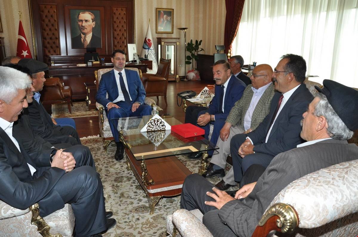 Vali Haktankaçmaz Halka Hizmet Hakka Hizmettir