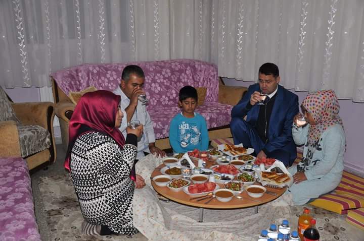 Vali Bey Vatandaşla İftar Yaptı