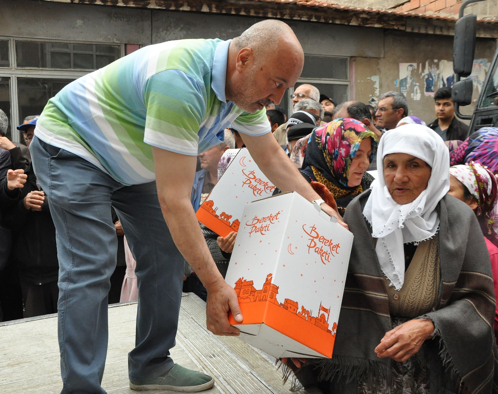 Uzelli, İhtiyaç Sahiplerini Unutmadı