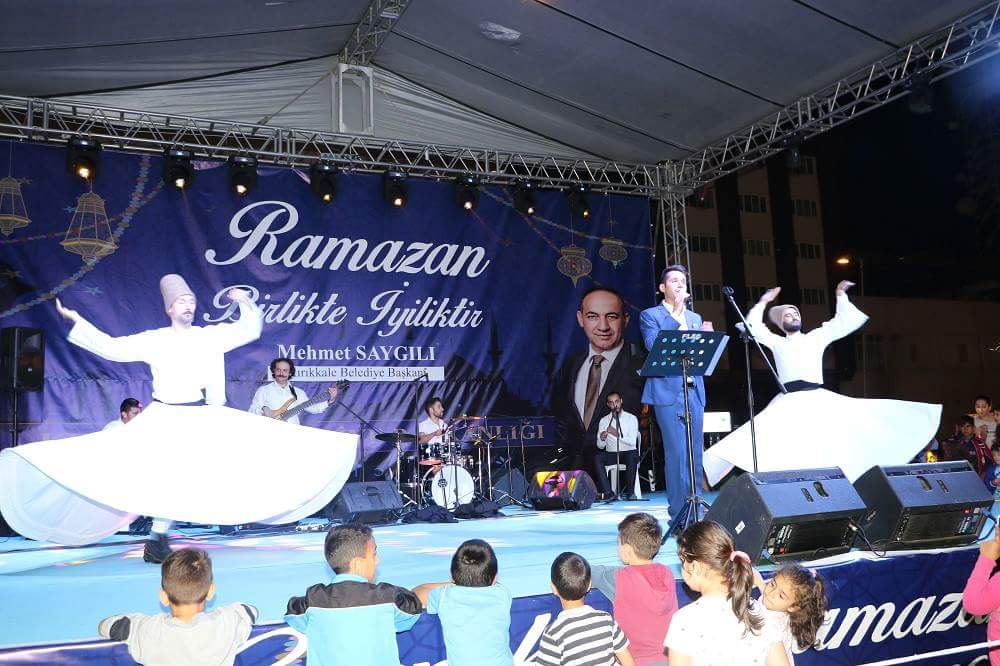 Ramazan Sokağında Semazen Gösterisi