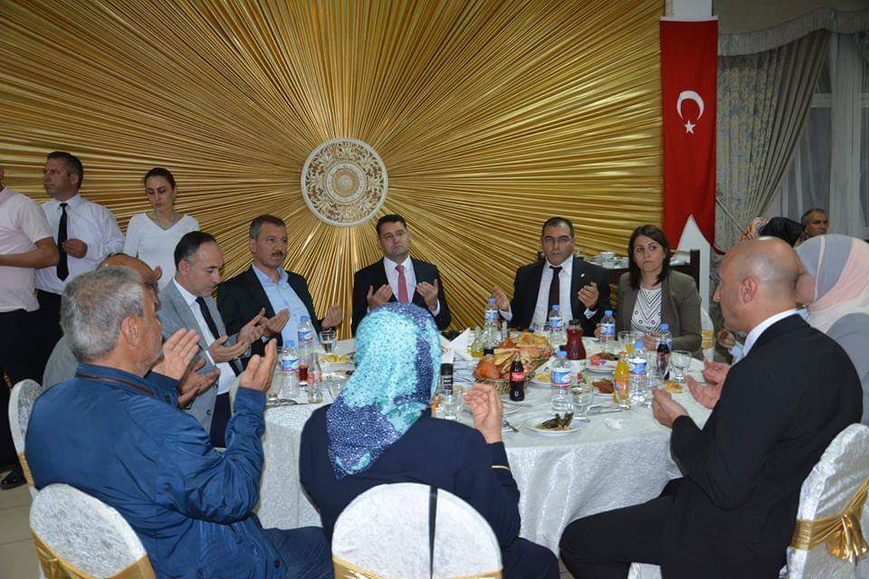 Polis Evinde İftar