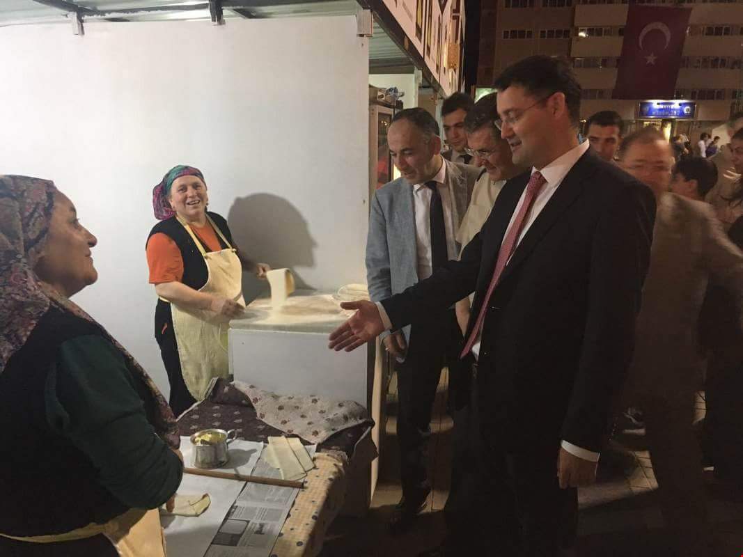 Vali Haktankaçmaz Ramazan Sokağını Gezdi