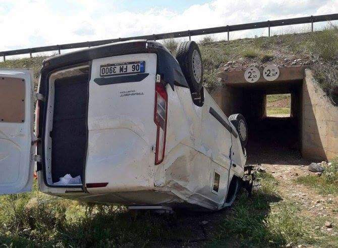 PARA NAKİL ARACI ŞARAMPOLE UÇTU