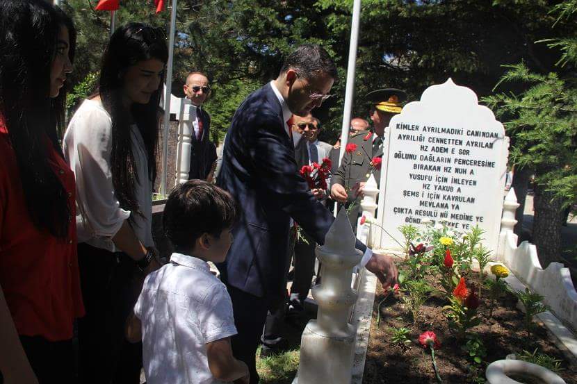 Vali Haktankaçmaz;Şehit ve Gazilerimize Minnettarız