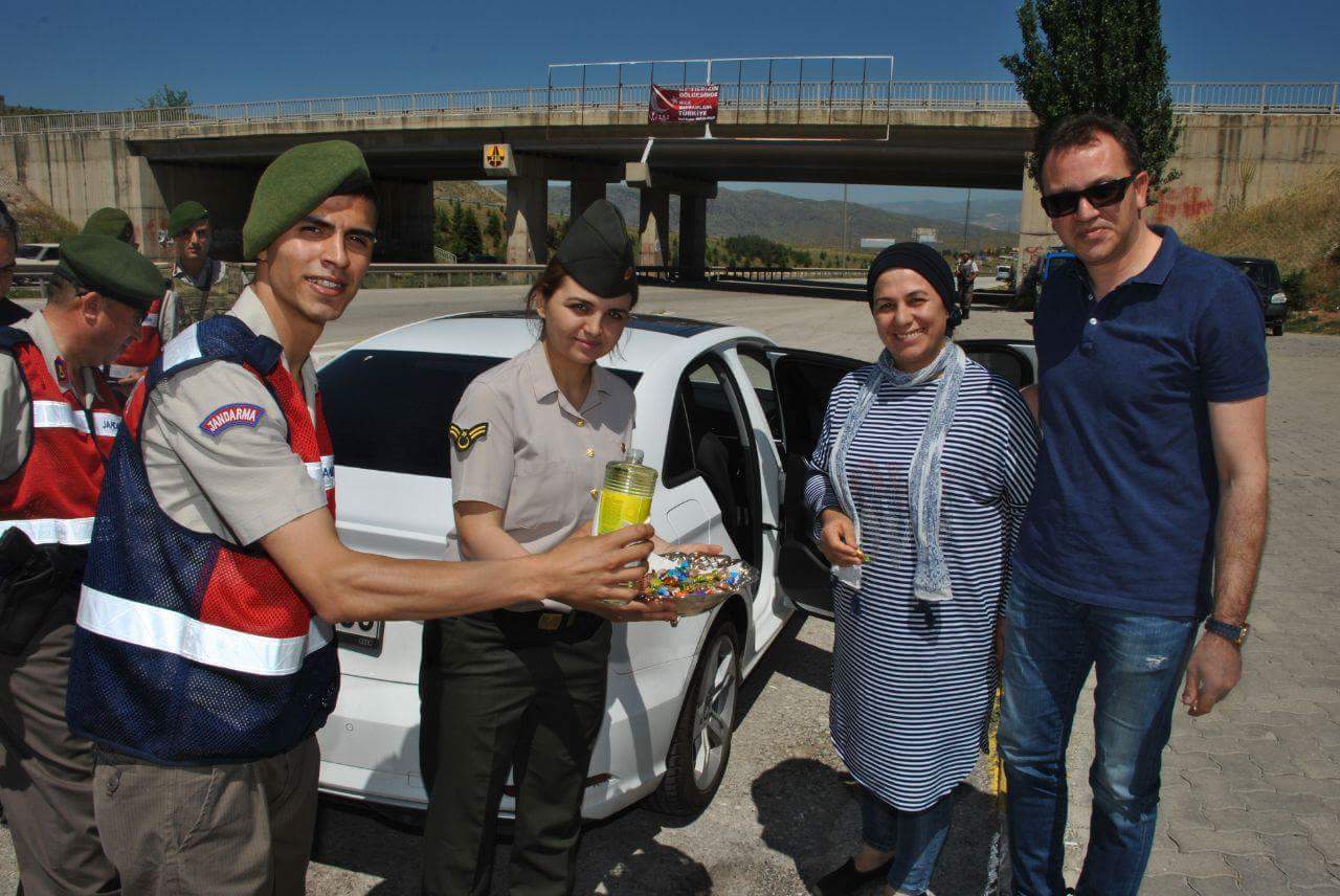 Jandarmadan Şekerli Trafik Uygulaması