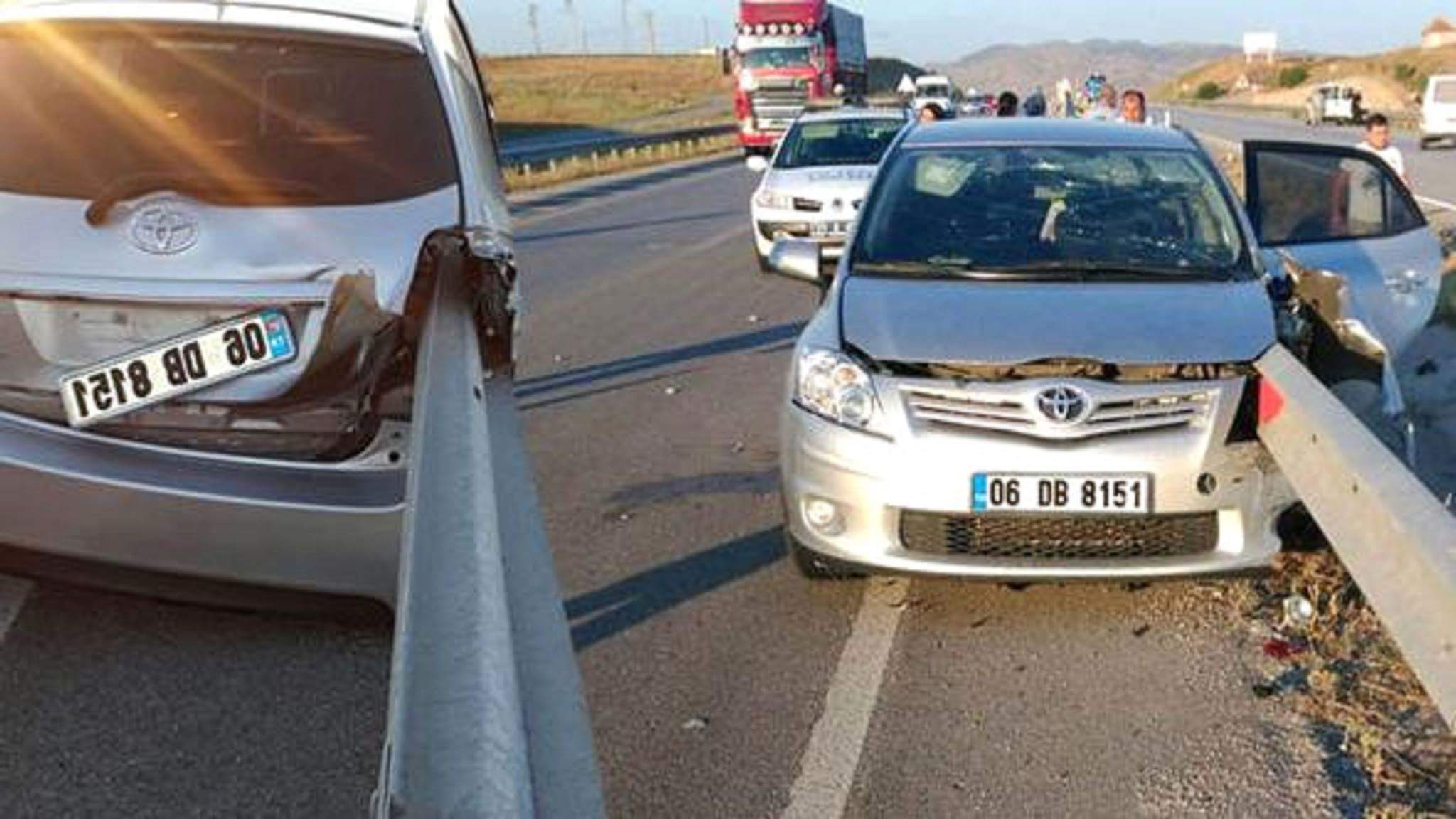 Otoyolda Kan Donduran Kaza 5 Yaralı