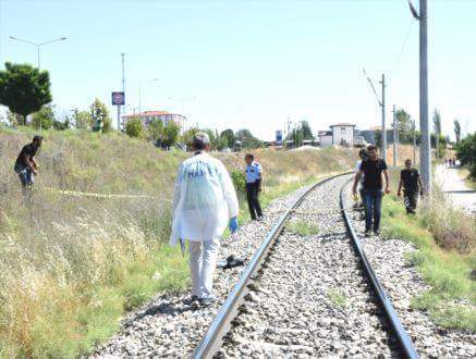 Tren’in Çarptığı Kadın Öldü