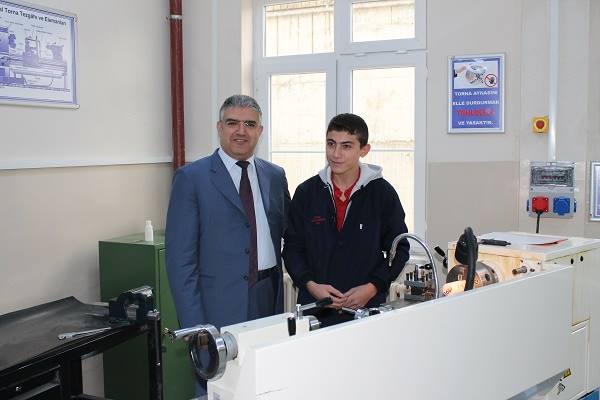 Özen Lise’yi Ziyaret Etti
