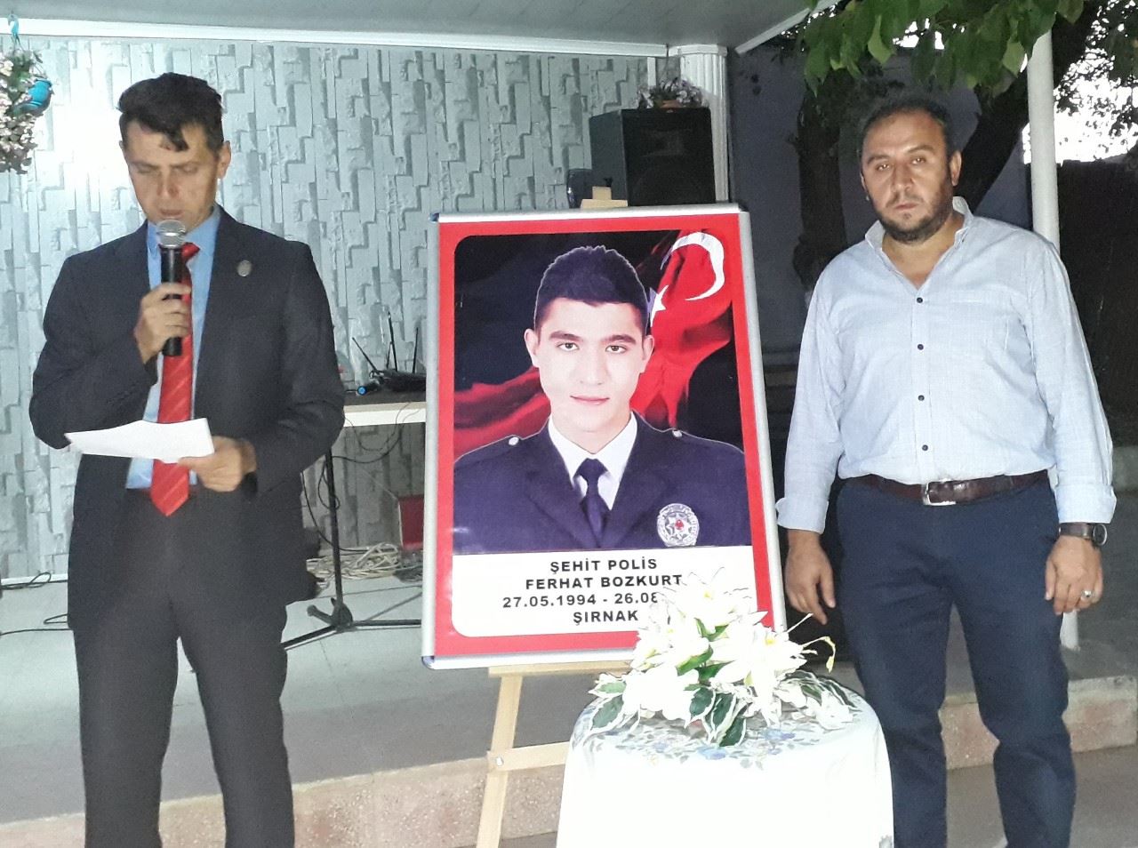 Dualarla Anıldılar