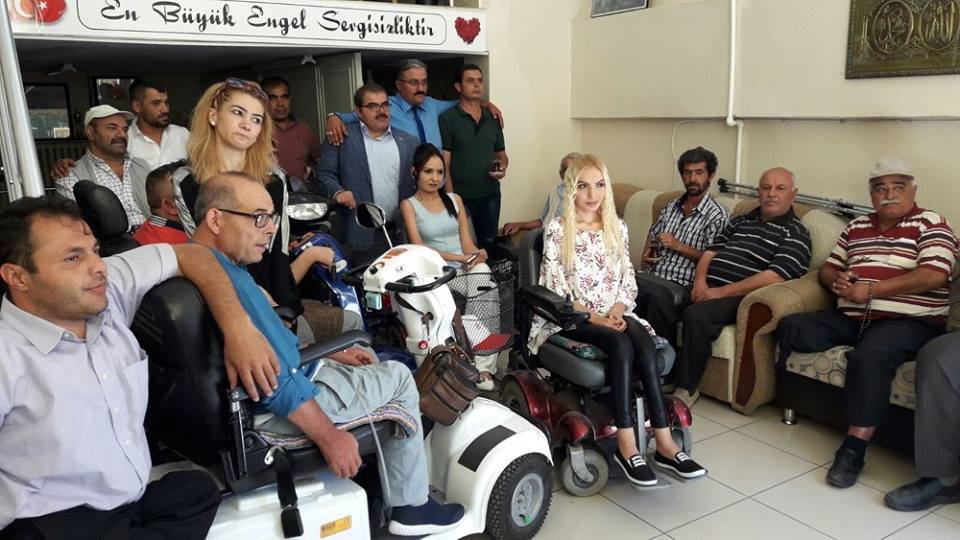 ENGELLİLER DERNEĞİNDE BAYRAMLAŞMA
