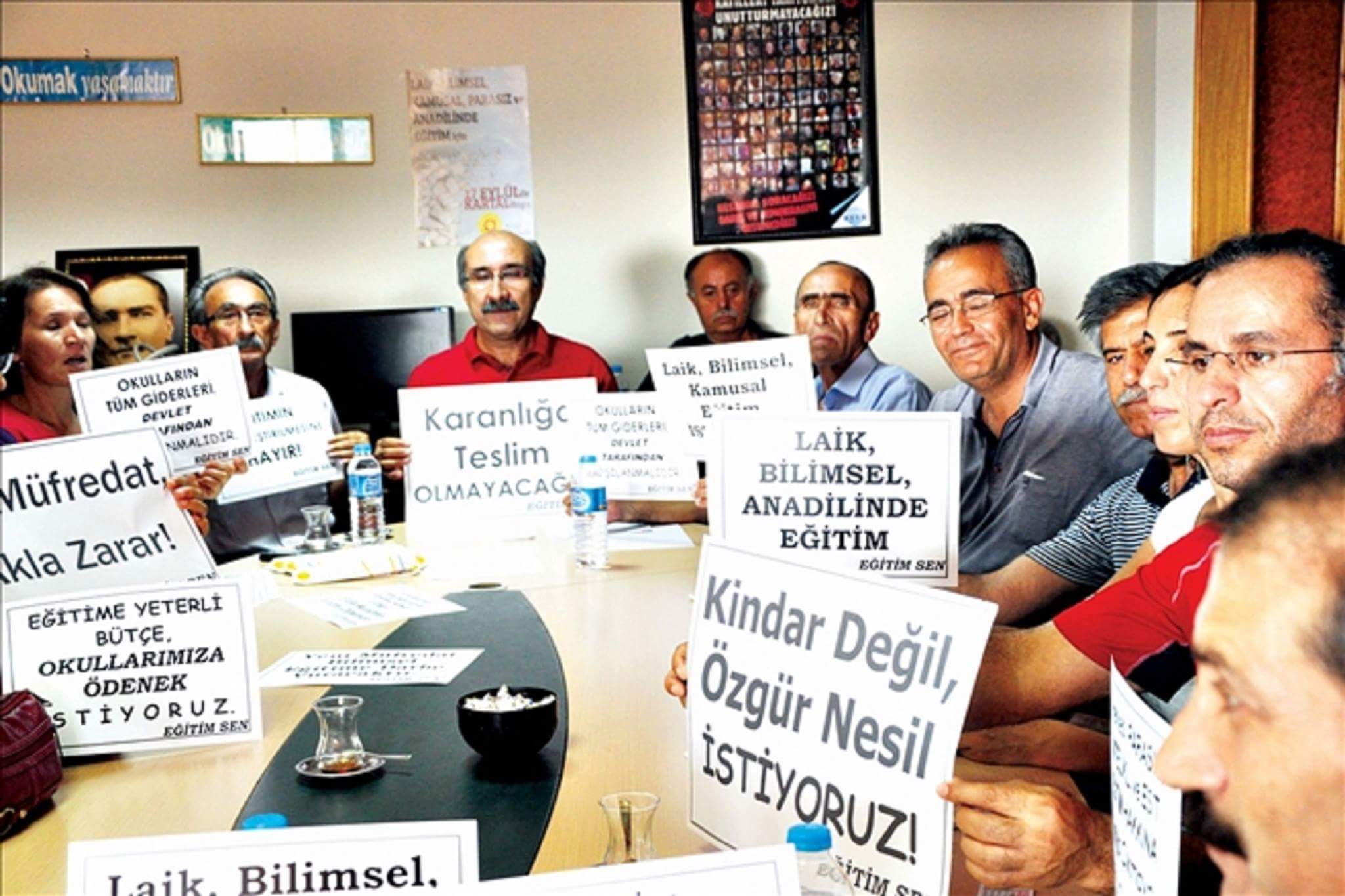 Yeni Müfredat Bilimsel Eğitime Darbe Vuracak