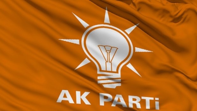 AKP’DE 3 İLÇE BAŞKANI GÖREVDEN ALINDI