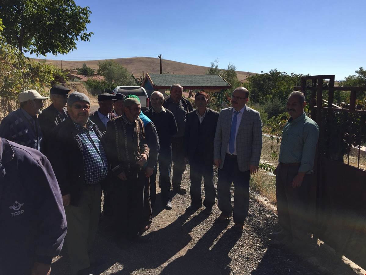 KAYMAKAM KÖKEN VATANDAŞLA İÇ İÇE