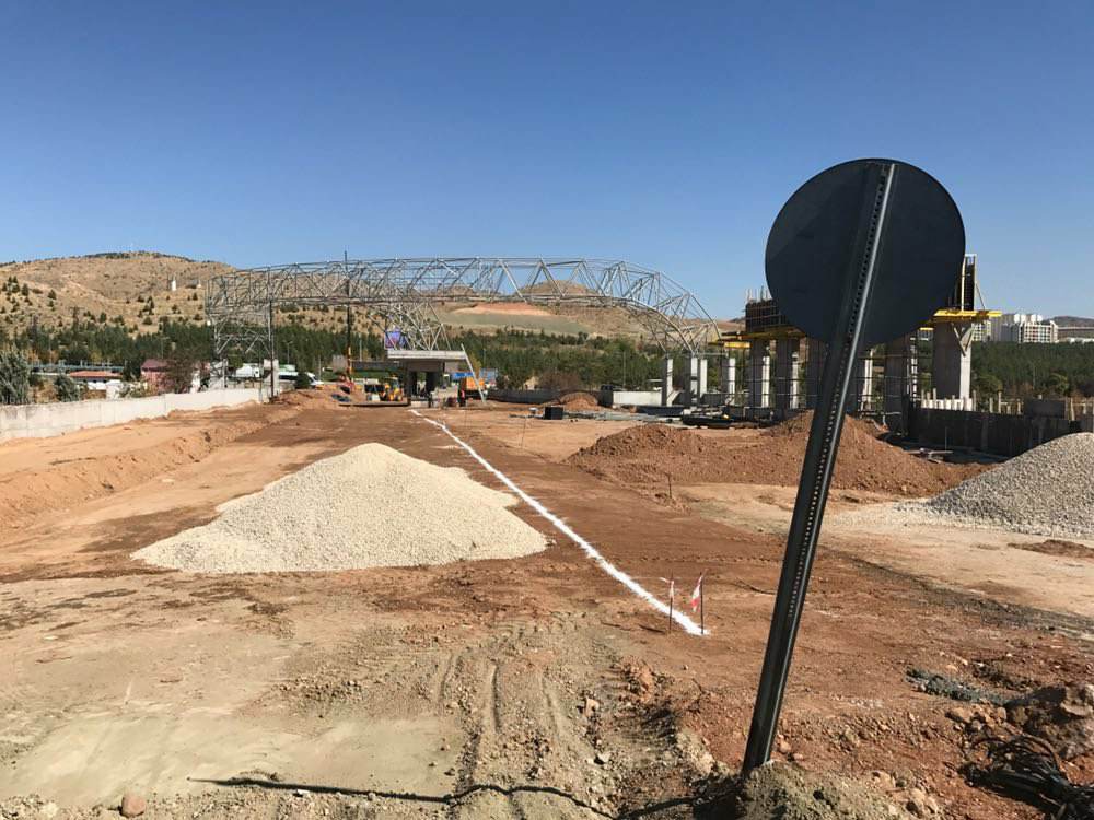 KAMPÜS ANA GİRİŞ KAPISI İNŞAATI SÜRÜYOR