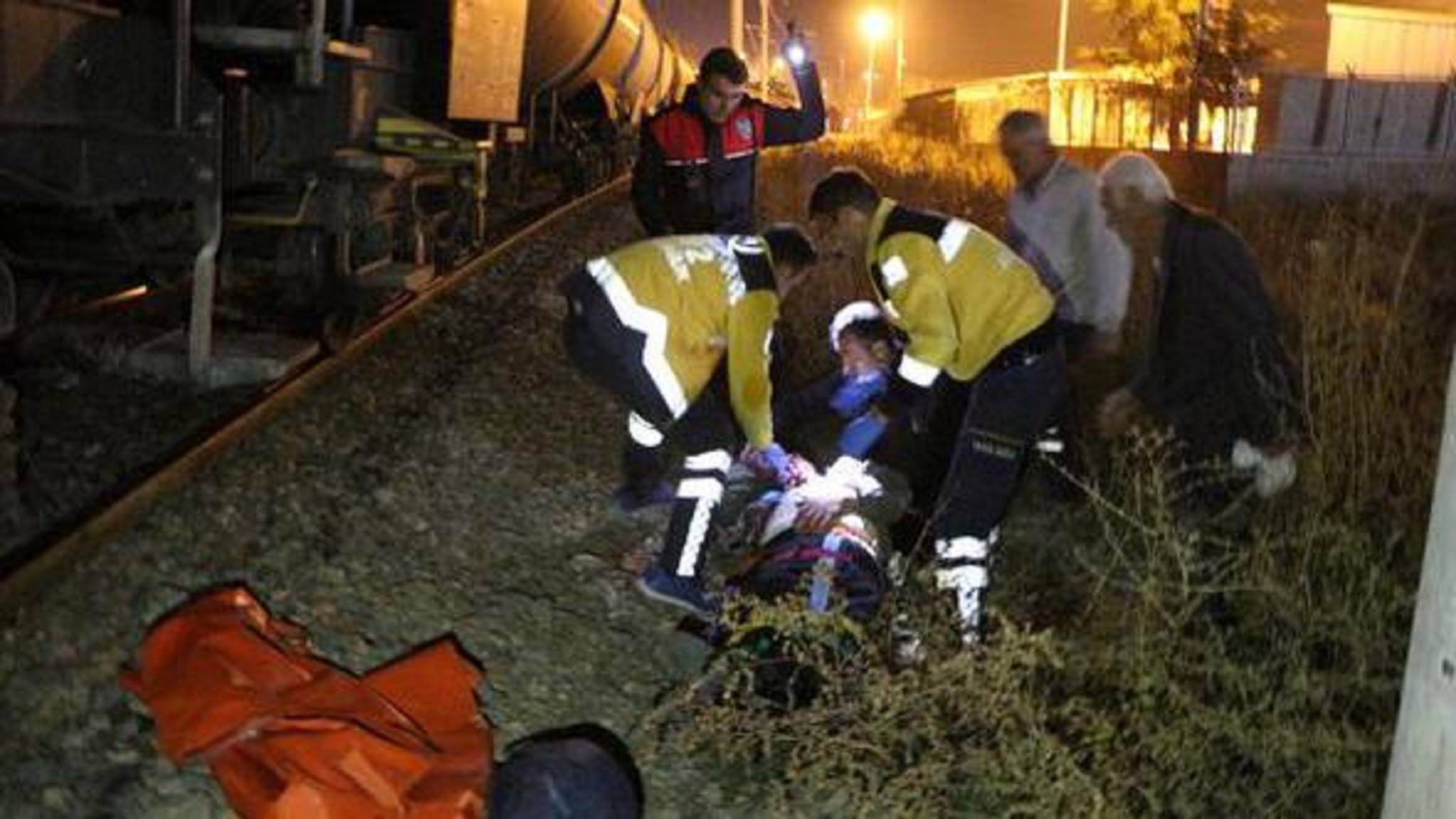 Tren’in Çarptığı Vatandaş Ağır Yaralandı