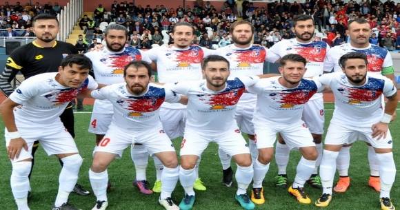 Lider Bir Puanla Yetindi