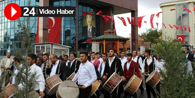 KESKİN’DE CUMHURİYET BAYRAMI DAVUL VE ZURNA İLE KUTLANDI