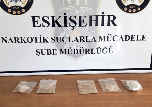 Uygulama Noktasında Eroin Ele Geçirildi