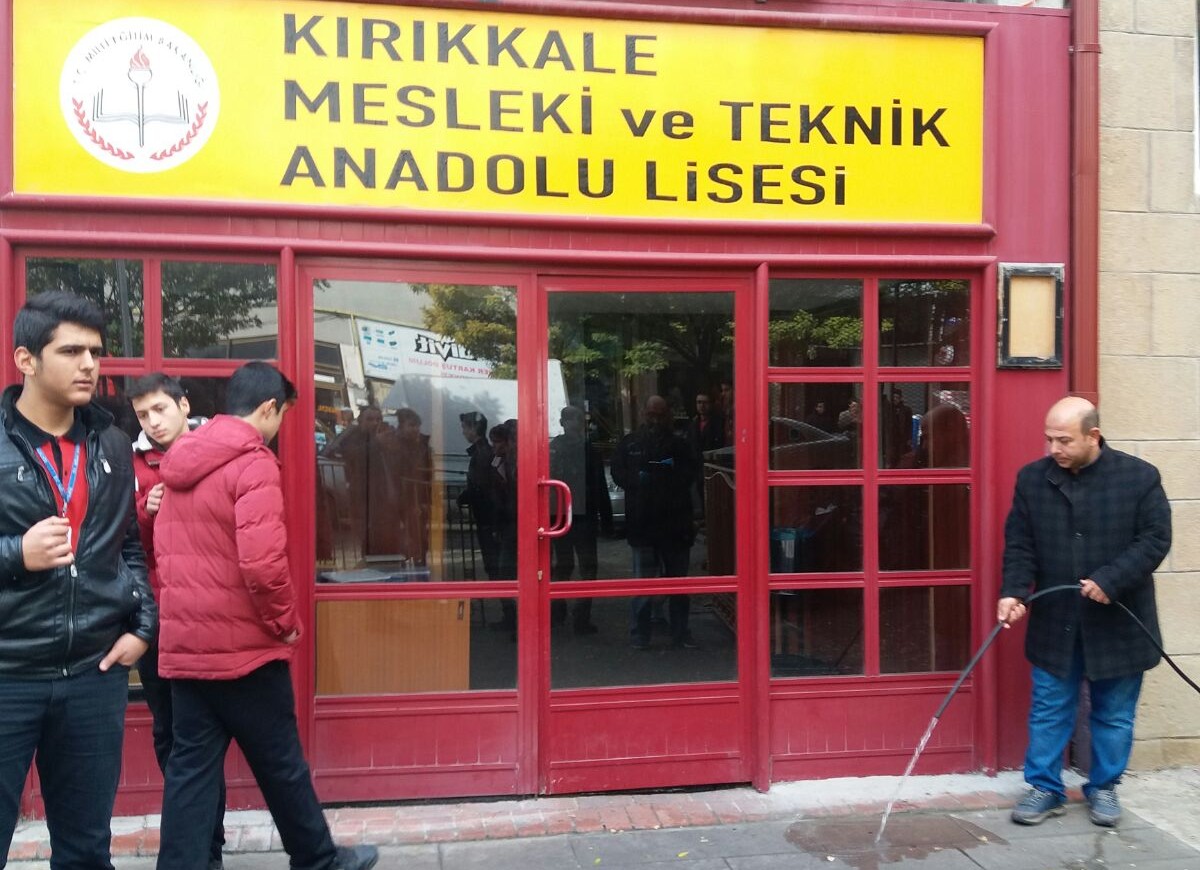 Meslek Lisesinde Bıçaklama 2 Öğrenci Yaralı