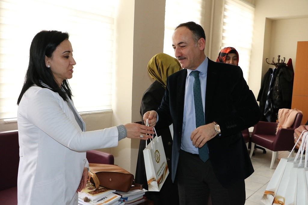 Başkan Saygılı Öğretmenleri Ziyaret Etti