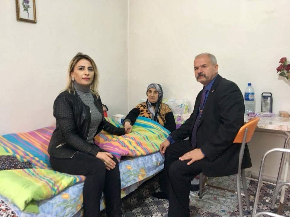 Yaşlı Teyze Yanlız Değil