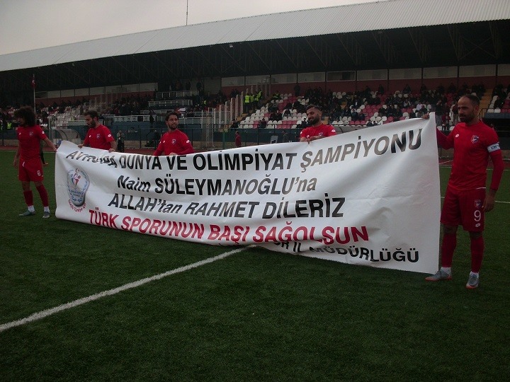 PANKART AÇMAYA CEZA VERİLMEDİ