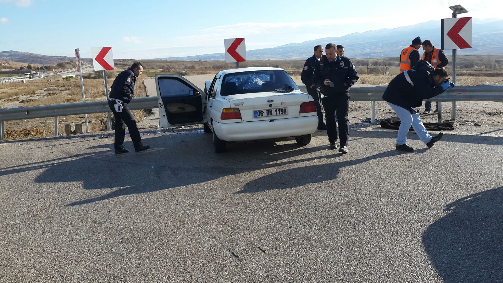 Çalıntı Araçla Kaza Yapıp Kaçtılar