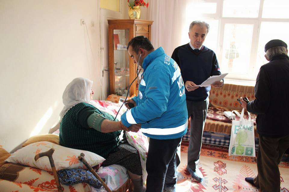 Hastaneye Gidemeyene Evde Sağlık Hizmeti