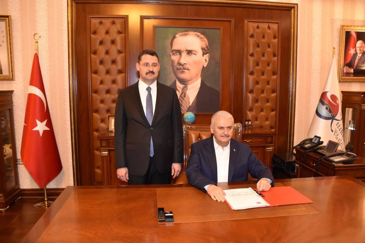 Başbakan Yıldırım Valiliği Ziyaret Etti